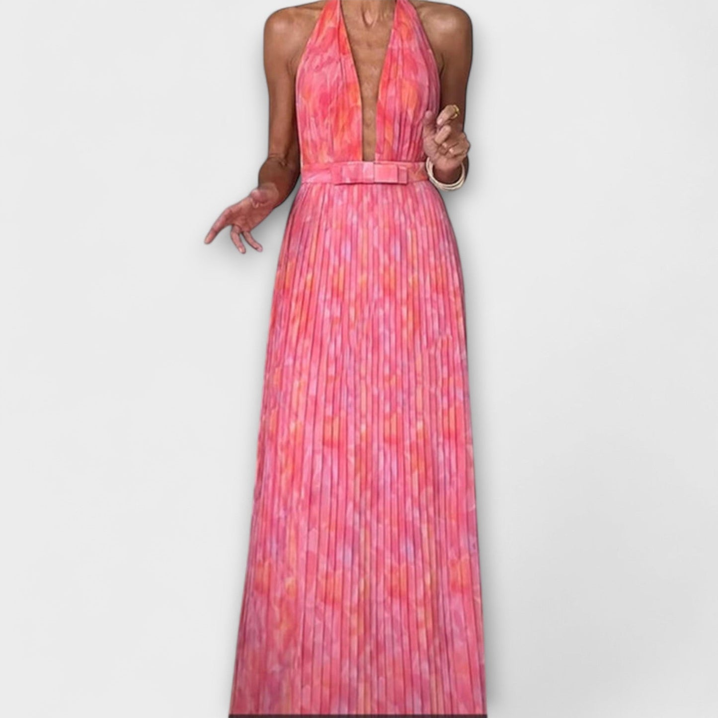 Seraphina - Chic Halter Neck V-Neck Pleated Maxi Dress